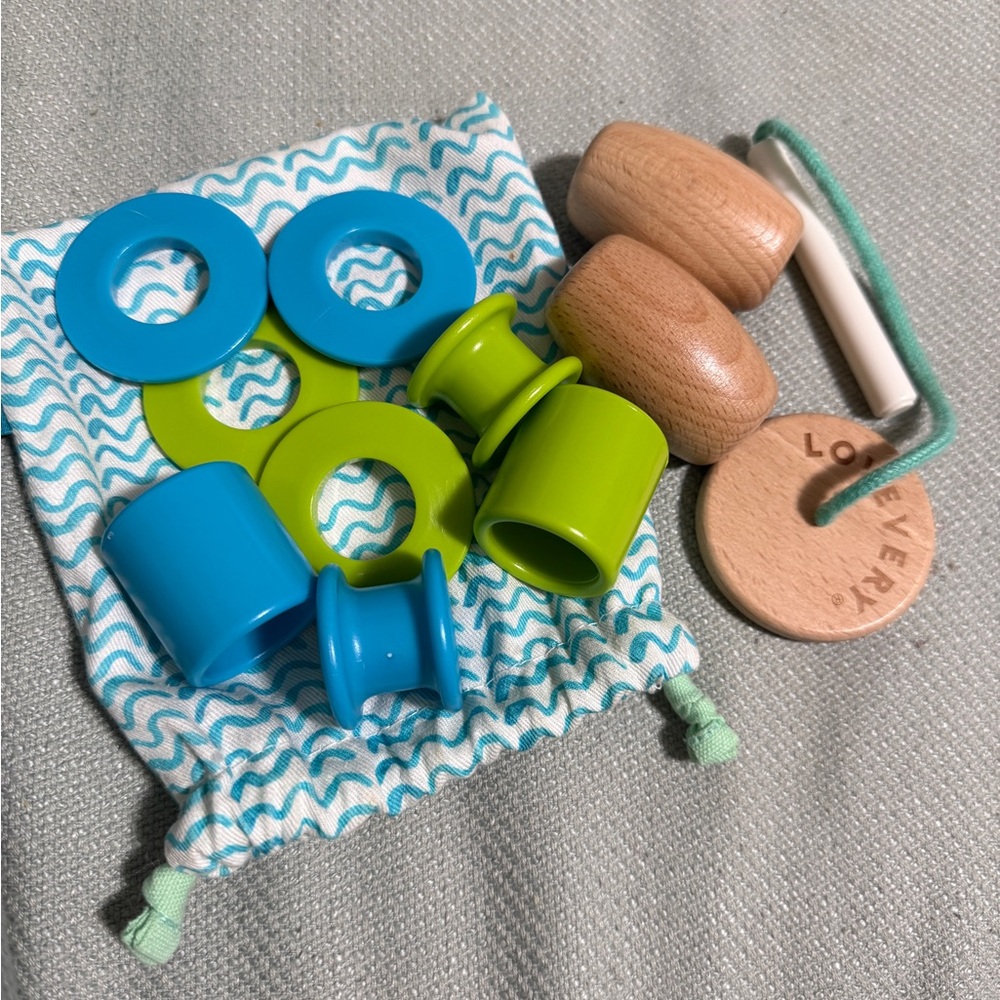Lovevery Threadable Bead Toy - Picture 3 of 3